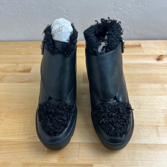 NEW Max Studio Zander Fuzzy Black Hidden Wedge Ankle Boots Size 6.5 - Picture 4 of 9